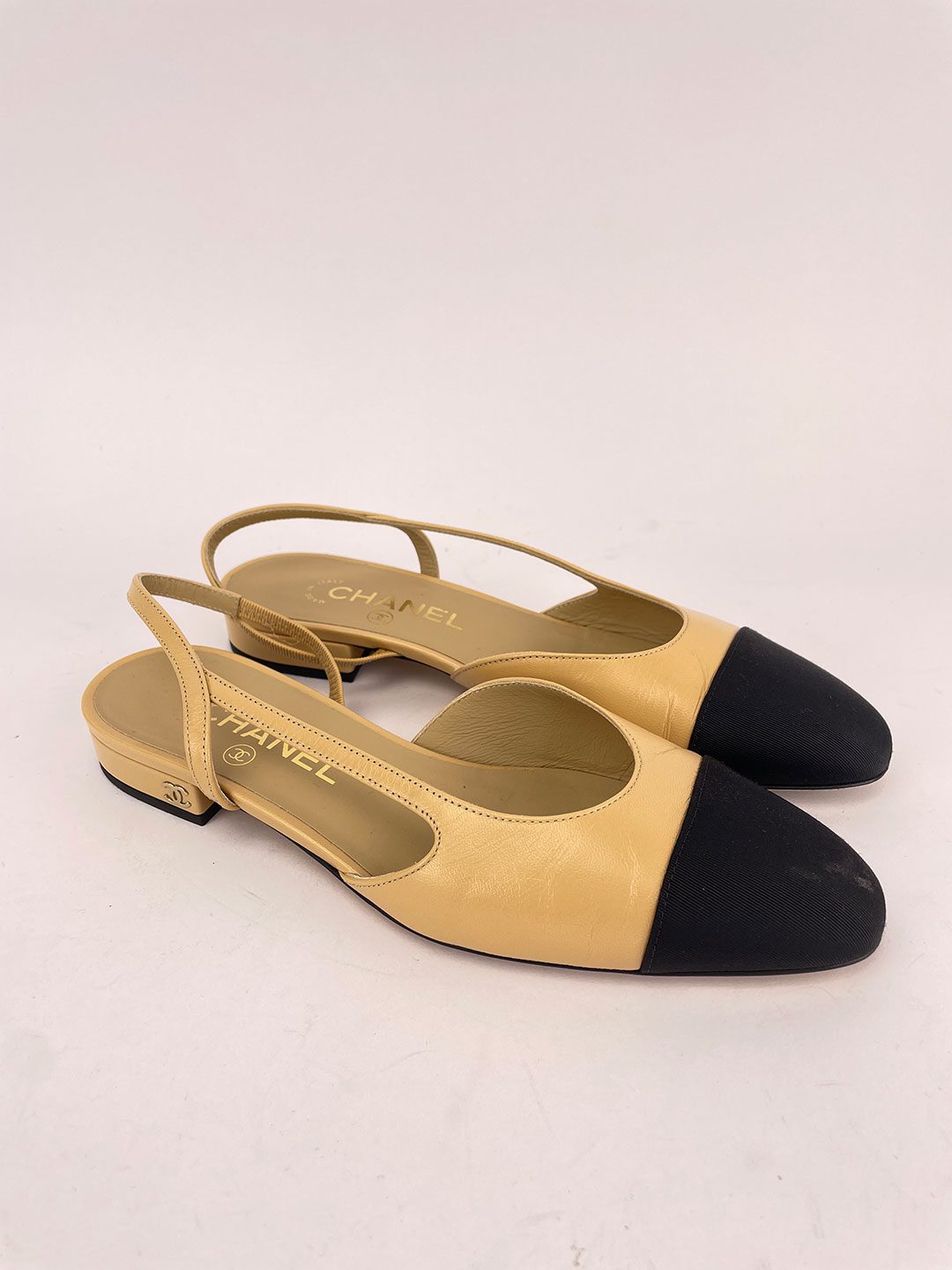 Chanel Leather Beige & Black Slingback Flat Sandals Size 37 (UK 4