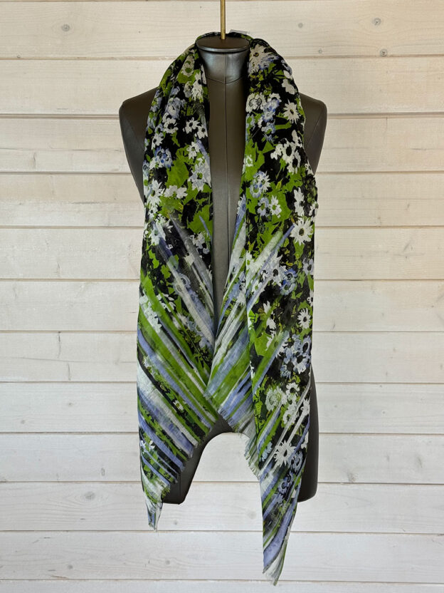 Pre-Owned Marc Cain Green, Black & White Floral Scarf
