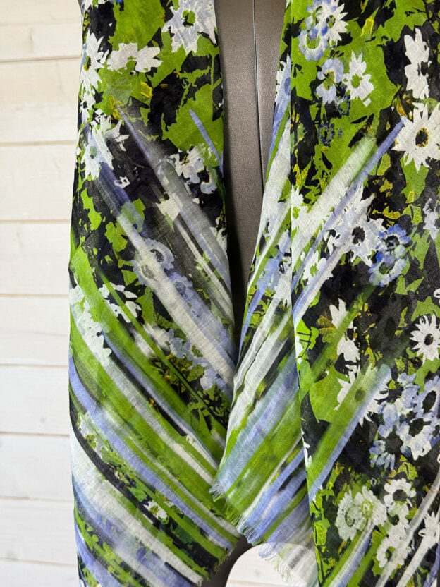 Pre-Owned Marc Cain Green, Black & White Floral Scarf - Image 2