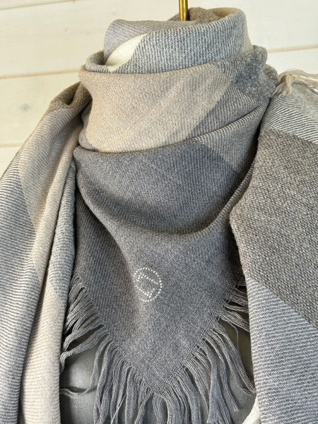 Pre-Owned Laurel Stone & Grey Scarf - Image 2