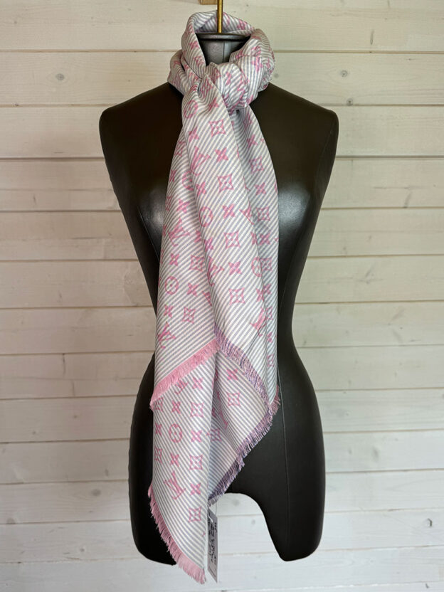Pre-Owned Louis Vuitton Pink & Blue Monogram 100% Silk Scarf
