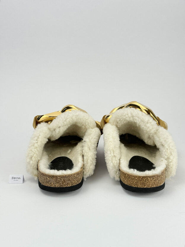 Pre-Owned JW Anderson Chain Embellished Shearling Lined Suede Slippers Size 38 (UK 5) - Image 4