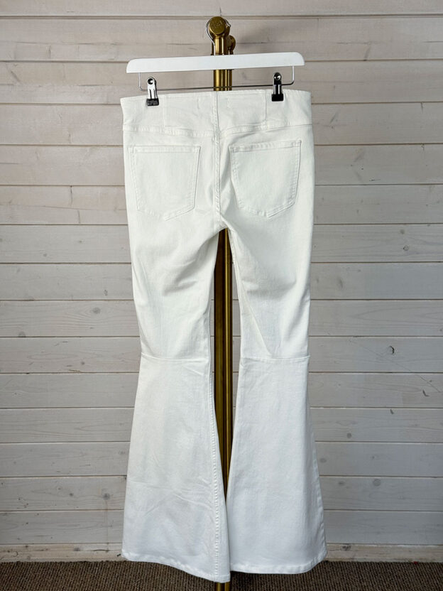 Pre-Owned Free People White Flared Jeans Size UK 8 - Image 2