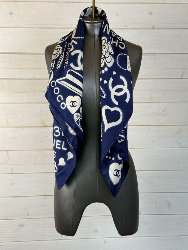Pre-Owned Chanel Navy & White Silk Scarf Boxed - Image 5