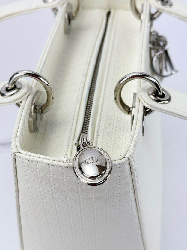 Pre-Owned Christian Dior Lady Dior Medium Off White Patent Bag - Image 3
