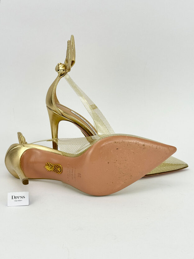 Pre-Owned Aquazzura Gold Bow Tie Plexi 105 Plexi Pumps Size 39 (UK 6) - Image 3