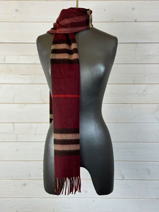 Pre-Owned Burberry 100% Cashmere Burgundy Classic Scarf - Image 4