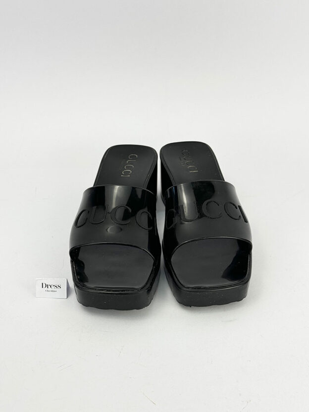 Pre-Owned Gucci Black Rubber Logo Slide Sandals Size 34 (UK 1) - Image 2