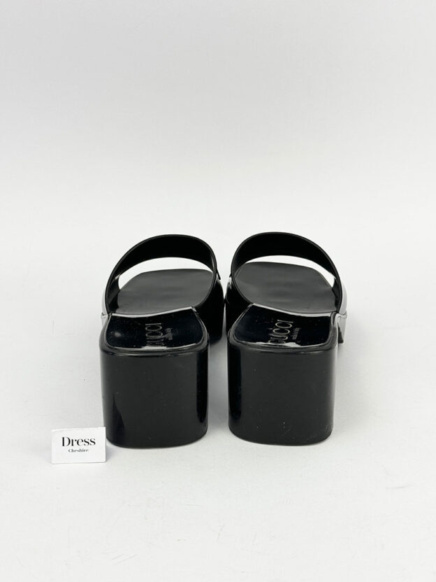 Pre-Owned Gucci Black Rubber Logo Slide Sandals Size 34 (UK 1) - Image 4
