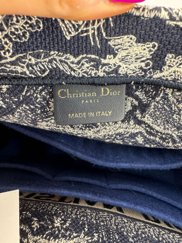 Pre-Owned Christian Dior Medium Dior Book Tote. Brand New. Boxed - Image 9