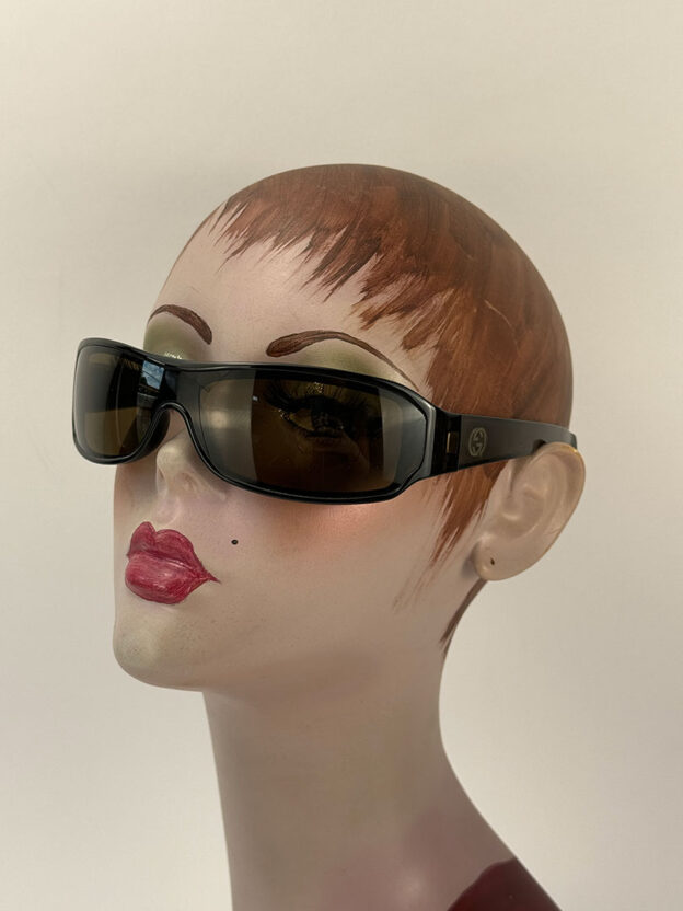 Gucci Black Sunglasses with Case - Image 3