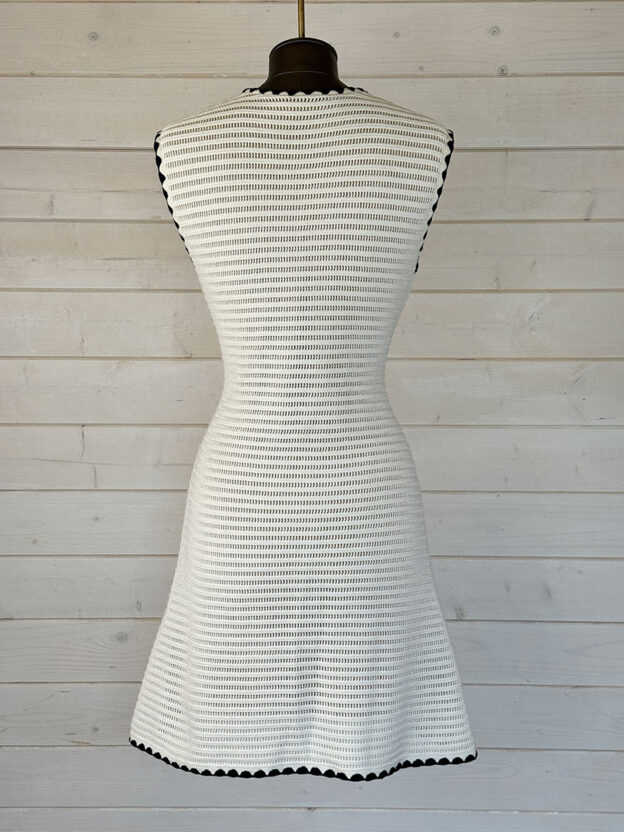 Pre-Owned Self-Portrait Cream & Navy Dress Boxed - Image 2