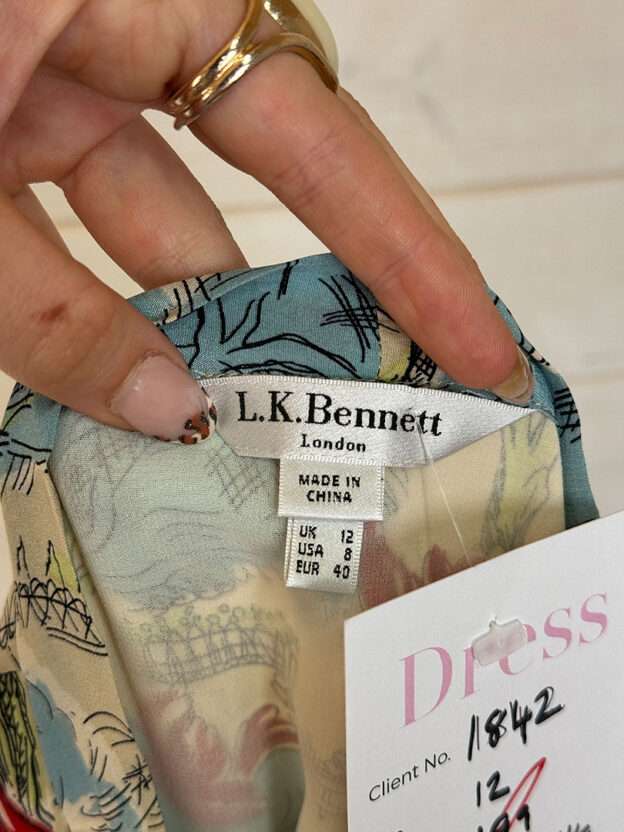 Pre-Owned LK Bennett 100% Silk Blue Floral with Pearl Buttons Dress Size 12 - Image 4