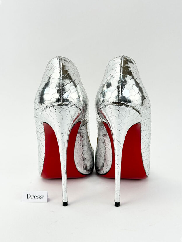 Pre-Owned Louboutin So Kate Silver Croc Embossed Leather Pumps Size 38 (UK 5) - Image 4
