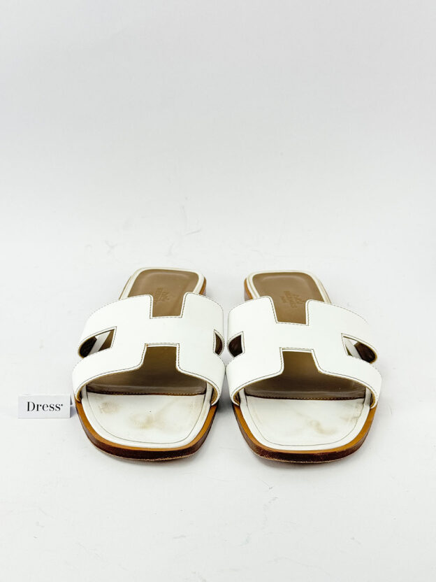 Hermes White Calfskin Oran Sandals Size 39 (UK 6) - Image 2