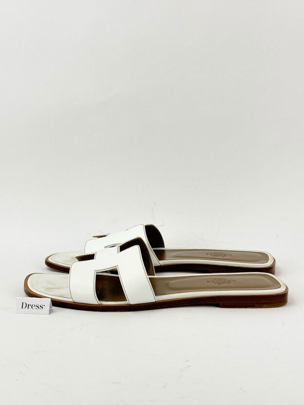 Hermes White Calfskin Oran Sandals Size 39 (UK 6) - Image 3