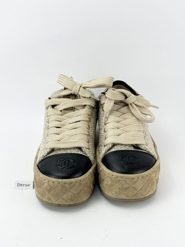 Chanel Beige Tweed & Leather Cap Toe CC Low Top Sneaker Size 38 (UK 5) - Image 2