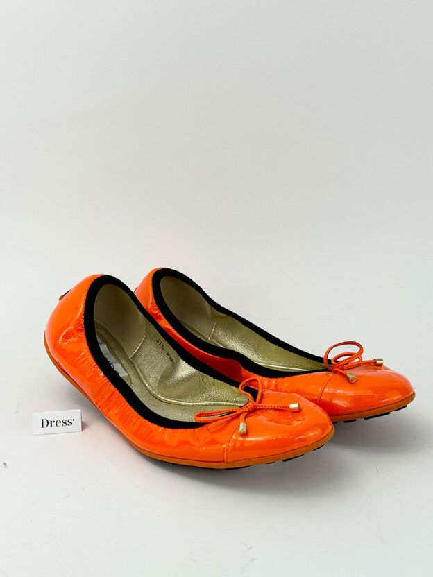 Pre-Owned Jimmy Choo Elasticated Patent Orange Ballet Flats Size 37.5 (UK 4.5)