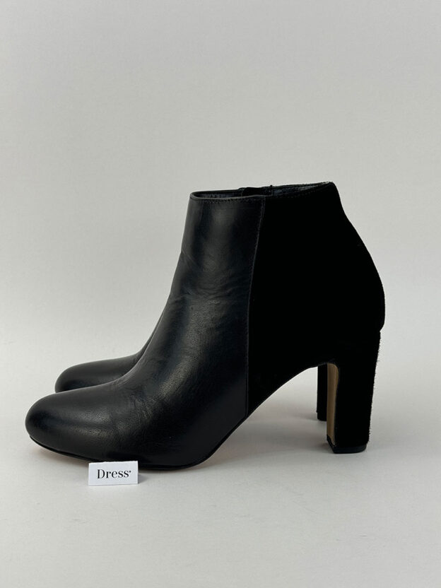 Carvela Black Ankle Boots Size 40 (UK 7) Boxed - Image 3