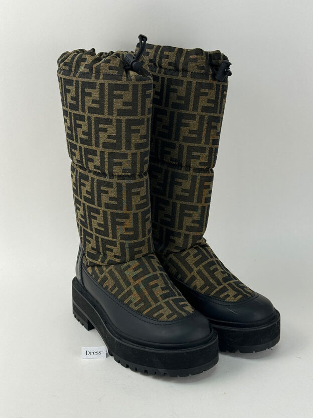 Fendi FF Motif Ski Boots Size 37 (UK 4)
