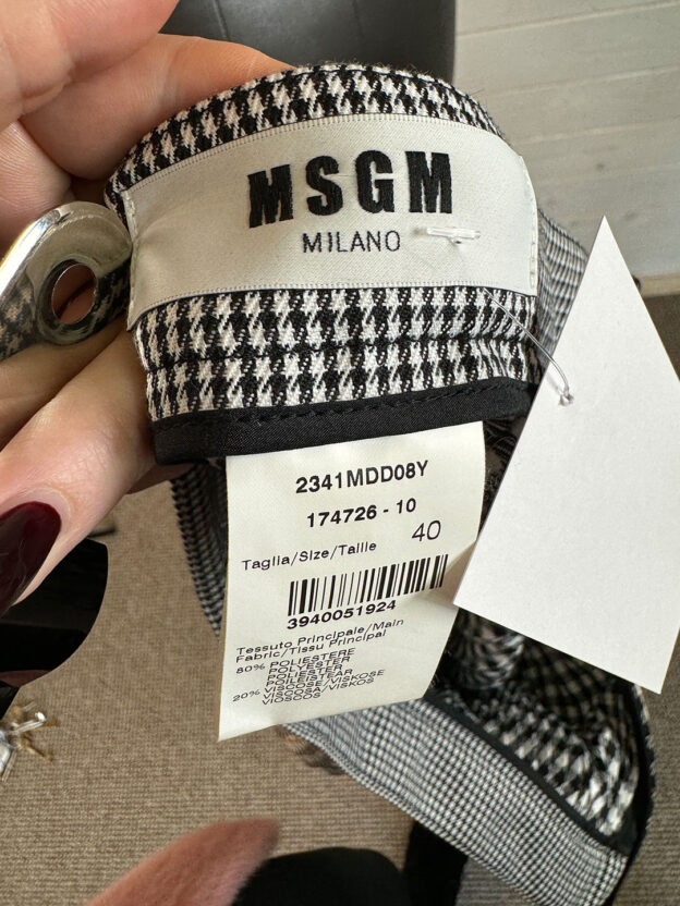 Pre-Owned MSGM Black & White Long Pleated Skirt Size 40 (UK 8) - Image 5