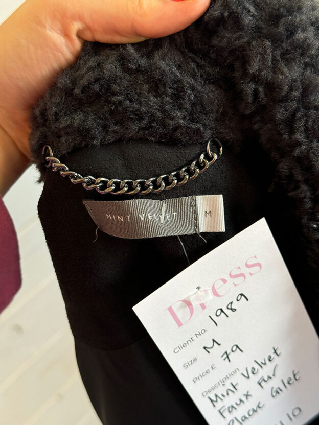 Pre-Owned Mint Velvet Faux Fur Black Gilet Size M - Image 5