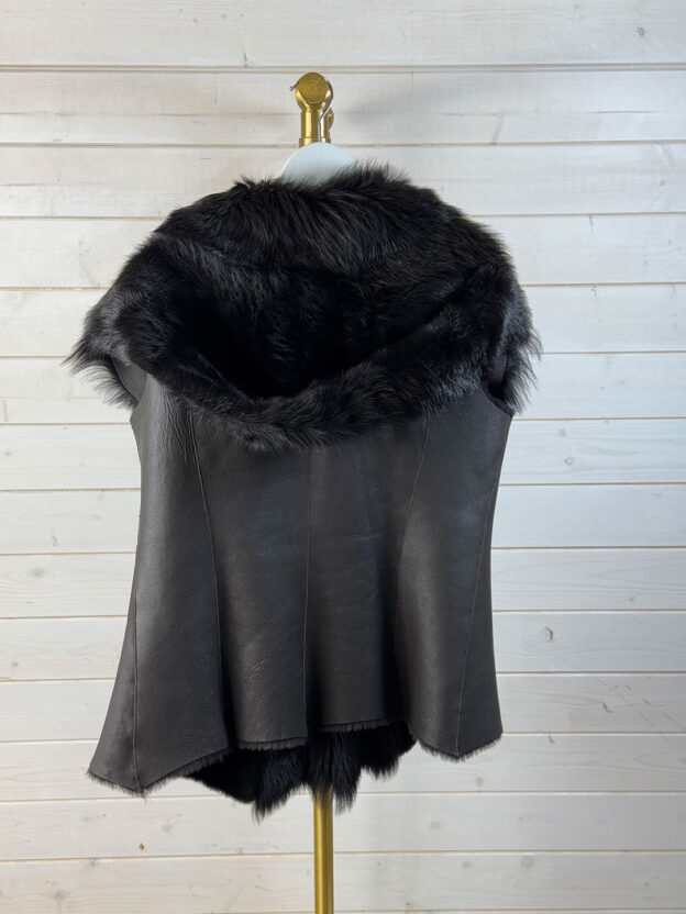 Cirrus Heritage Black Shearling Gilet Hooded Size 12 - Image 2