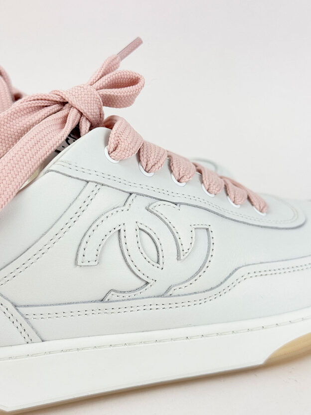 Pre-Owned Chanel Pink & White Leather Trainers Boxed Size 40 (Size 7) - Image 2