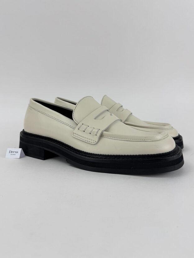 Pre-Owned ME + EM Cream Leather Loafers Size 39.5 (UK 6.5)