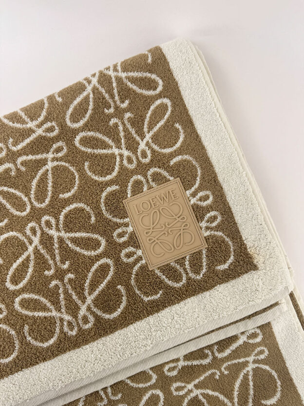 Pre-Owned Loewe Anagram Cotton Towel