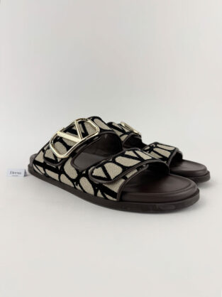 Valentino Beige & Black Sliders Size 39 (UK 6)