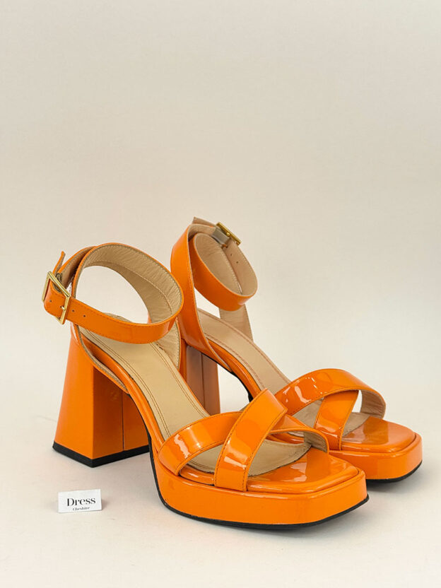 Pre-Owned Russell & Bromley Orange Groovybaby Platform Patent Sandal Size 37 (UK 4)