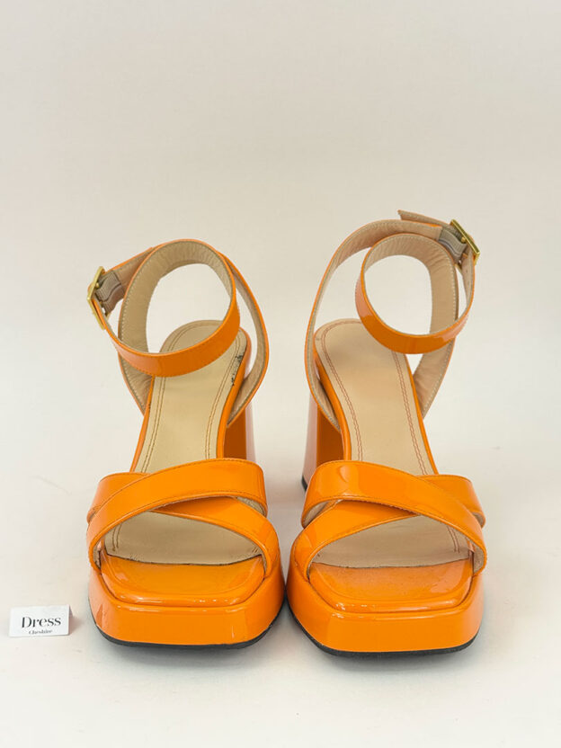 Pre-Owned Russell & Bromley Orange Groovybaby Platform Patent Sandal Size 37 (UK 4) - Image 2