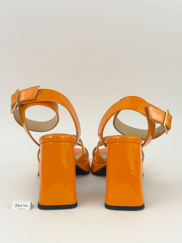 Pre-Owned Russell & Bromley Orange Groovybaby Platform Patent Sandal Size 37 (UK 4) - Image 4