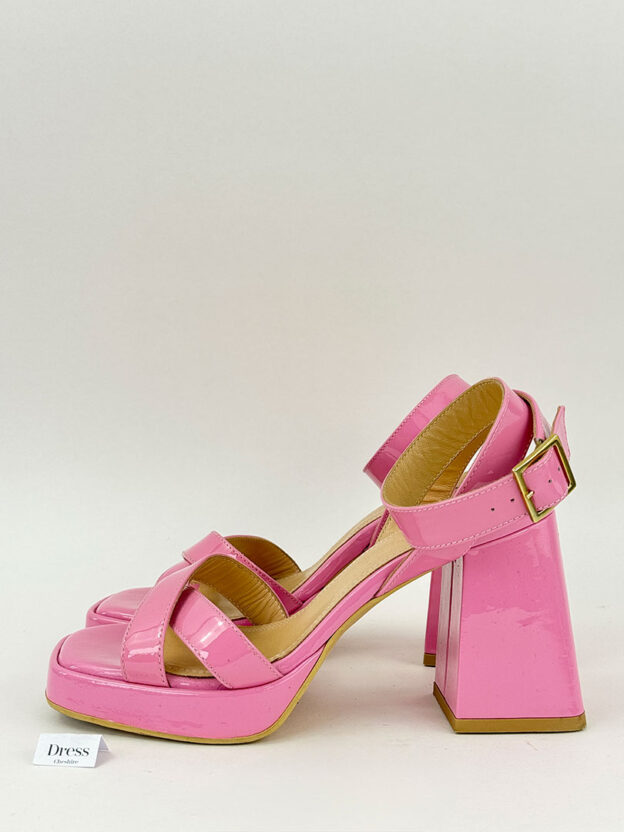 Pre-Owned Russell & Bromley Pink Groovybaby Platform Patent Sandal Size 37 (UK 4) - Image 3