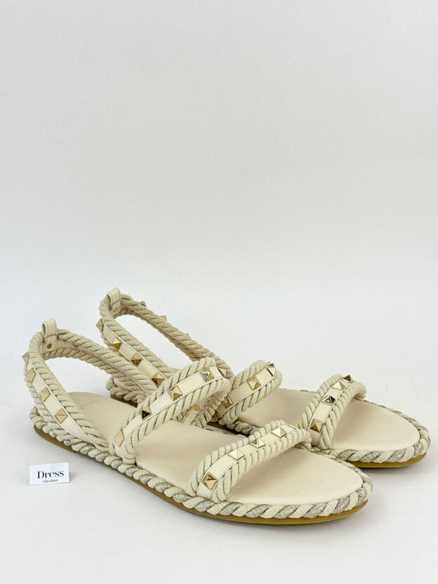 Pre-Owned Valentino Garavani Rockstud Torchon Sandals Size 39 (UK 6)