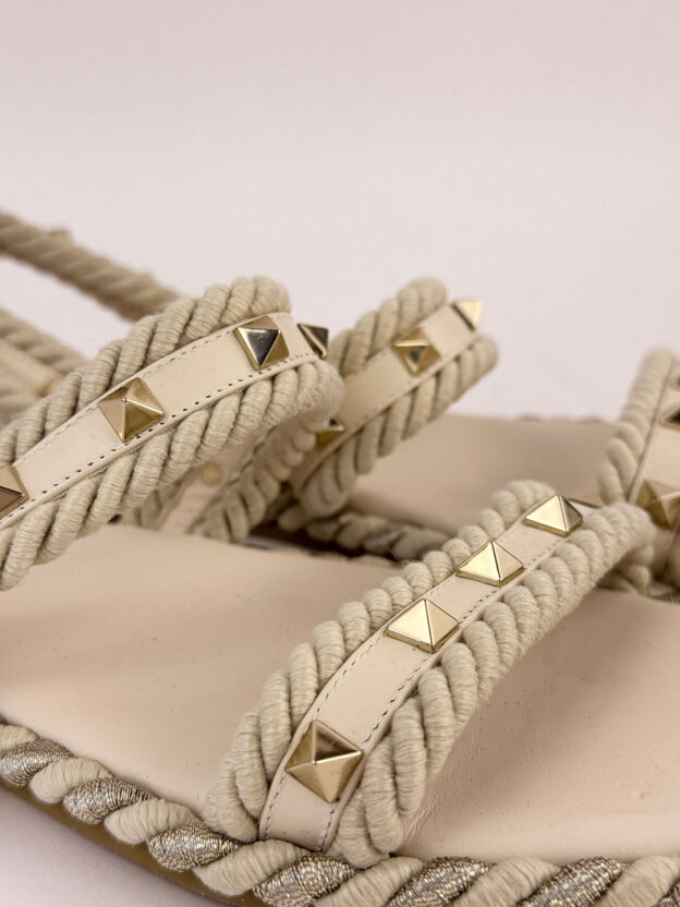 Pre-Owned Valentino Garavani Rockstud Torchon Sandals Size 39 (UK 6) - Image 2