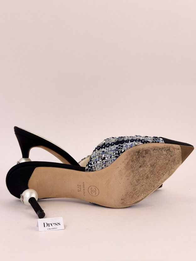 Pre-Owned Chanel Black and Blue Tweed Pearl Heels Size 37.5 (UK 4.5) - Image 7