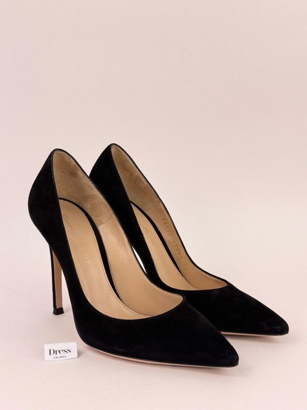 Pre-Owned Gianvito Rossi Black Suede Pumps Size 36 (UK 3)