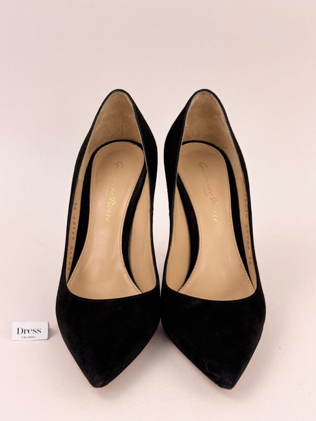 Pre-Owned Gianvito Rossi Black Suede Pumps Size 36 (UK 3) - Image 2