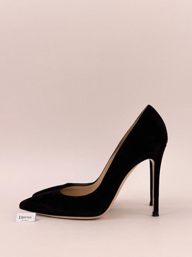 Pre-Owned Gianvito Rossi Black Suede Pumps Size 36 (UK 3) - Image 3