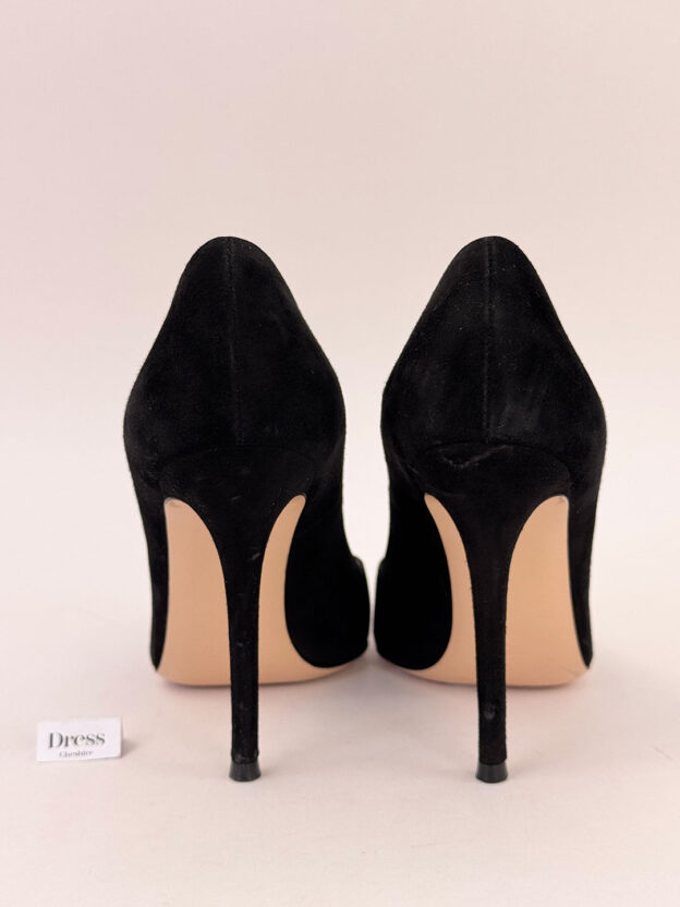 Pre-Owned Gianvito Rossi Black Suede Pumps Size 36 (UK 3) - Image 4