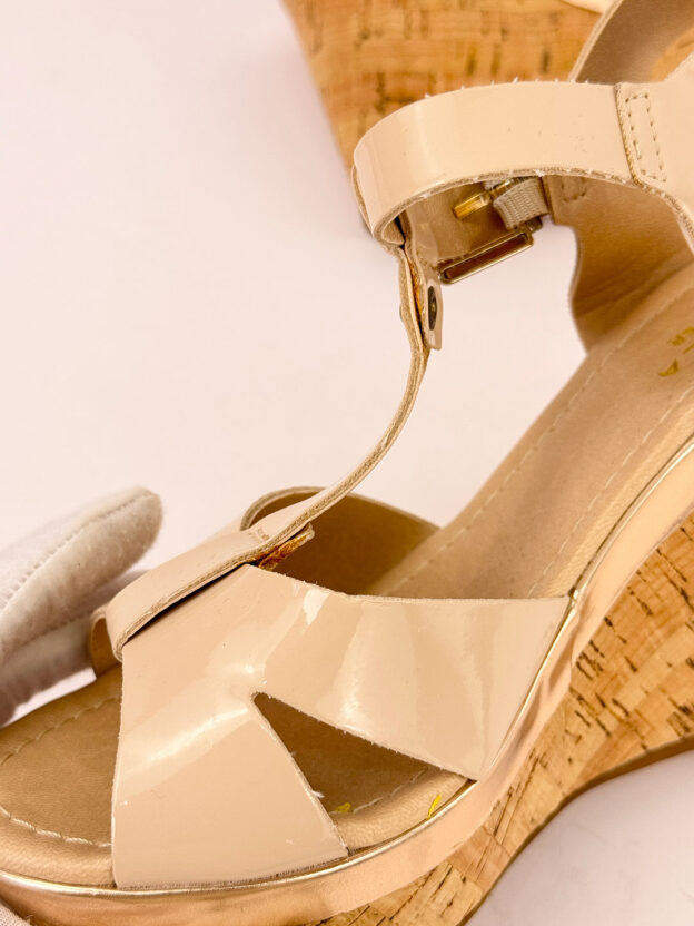 Pre-Owned Carvela Kurt Geiger Nude Kabby Wedge Sandals Size 4 - Image 7