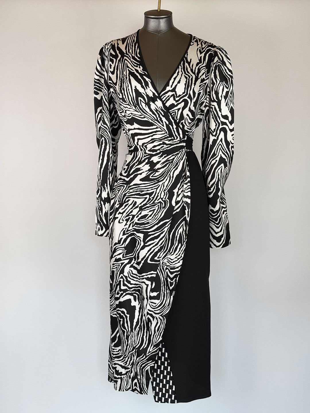 Diane von Furstenberg ブラック ドレスサイズ6 Diane Von Furstenberg Wrap Dress Size 6 Solid Black 3/4