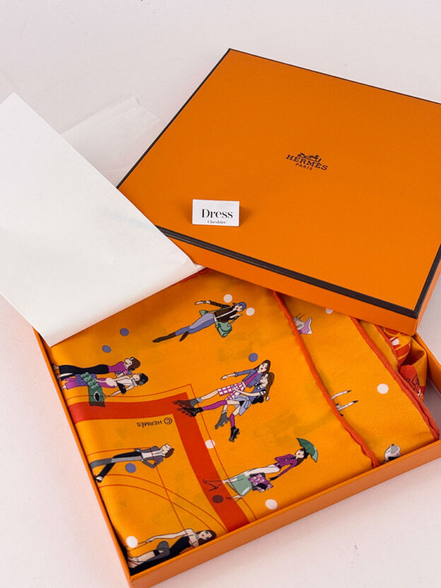 Pre-Owned Hermes Carre 70 Silk Orange Les Parisie