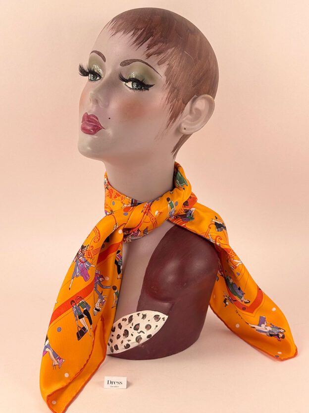 Pre-Owned Hermes Carre 70 Silk Orange Les Parisie - Image 4