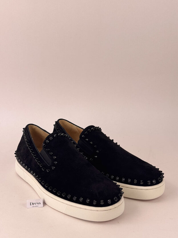 Pre-Owned Christian Louboutin Pik Boat Studded Suede Sneakers Size 39 (UK 6)