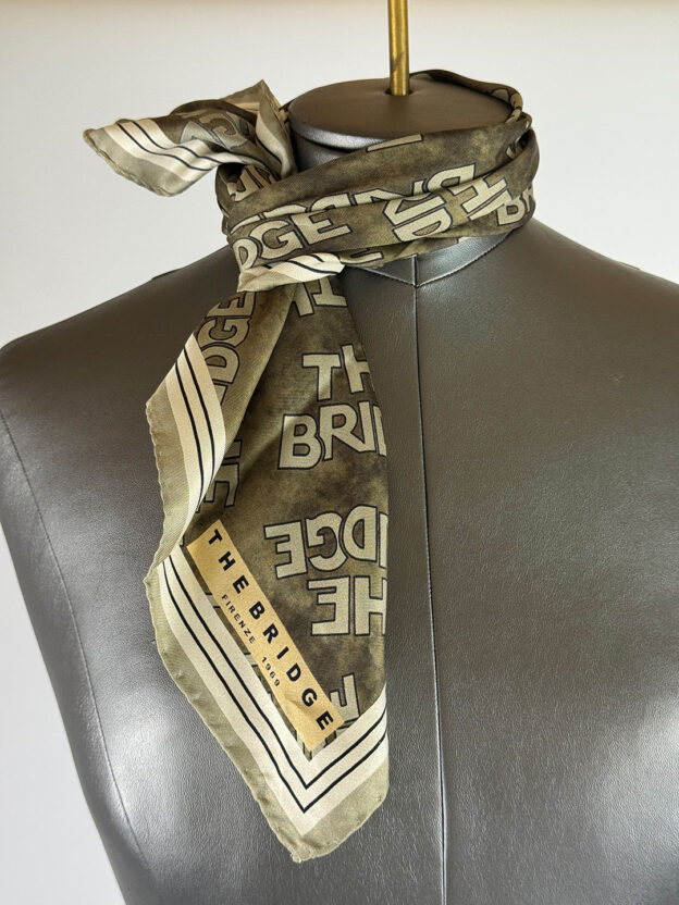 Pre-Owned The Bridge Green Silk Scarf - Image 2